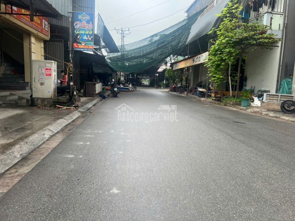 NGAY cạnh ủy ban Phường Hương Mạc thành phố Từ Sơn
Đường ô tô tránh nhau thoải mái – Giao thông