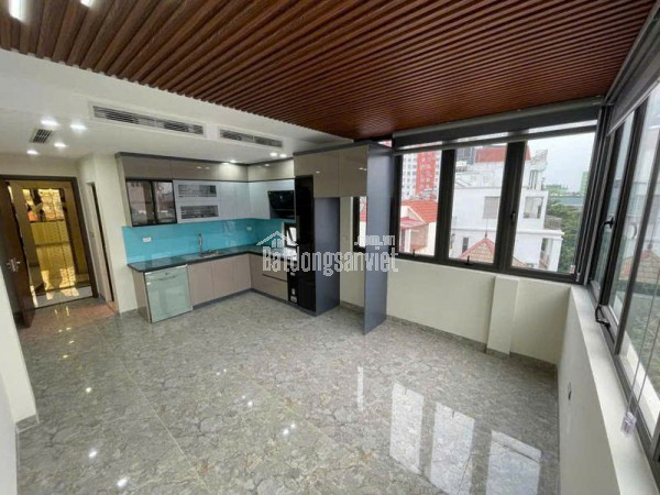 Cần bán nhà đẹp Nguyễn Văn Cừ, có gara để xe, 2 thoáng, tiện ích đầy đủ.