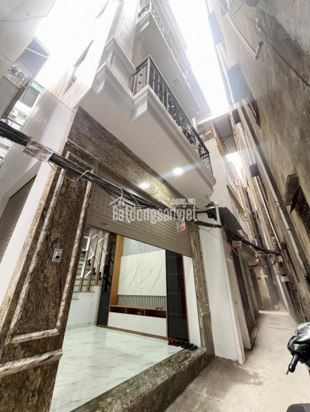 BÁN NHÀ LÔ GÓC GIÁP BÁT GIẢI PHÓNG VỊ TRÍ ĐẸP NGÕ NÔNG 50M2 GIÁ 8.9 TỶ