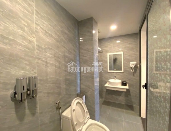 Bán nhà mặt tiền Lê Hồng Phong , Nha Trang .
Diện tích 130m bán 10,5 tỷ em Hải