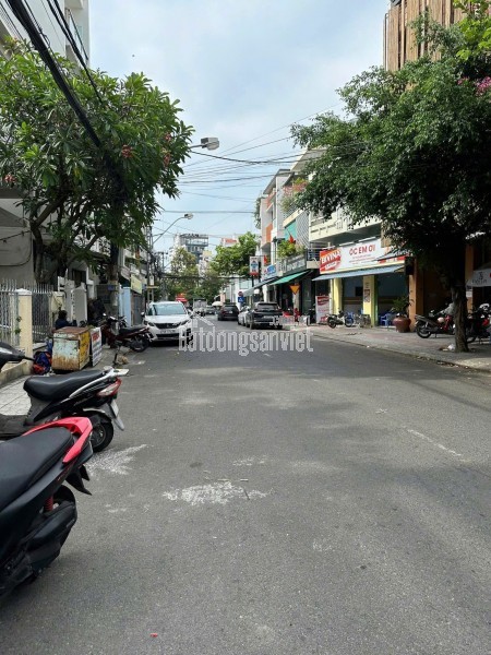 Cần bán 2 căn nhà mặt tiền đường Bà Triệu - Nha Trang dt 202m2 bán: 27 tỷ Liên hệ: em Hồng