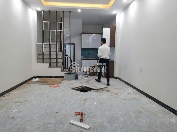 BÁN NHÀ TẢ THANH OAI - GÂN CẦU BƯƠU, GẦN VIỆN 103 - 31,5M2 5 TẦNG
MT4,4M GIÁ HƠN 4 TỶ