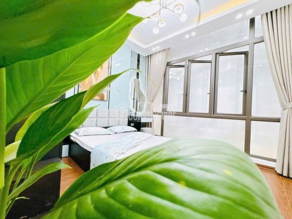Ngã tư Nguyễn Chí Thanh - Láng - Đống Đa - Ô tô vào nhà - nhà mới xịn - 40m - 6T - 14 tỉ