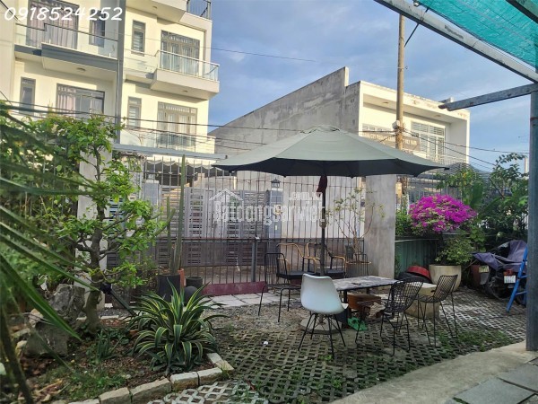 Bán ngôi nhà căn vườn cấp cho 4 tại Q2, bình trưng đông, 240m2