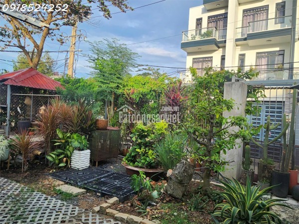 Bán ngôi nhà căn vườn cấp cho 4 tại Q2, bình trưng đông, 240m2