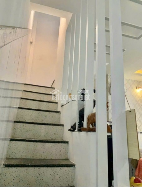 Bán Nhà Phường Ngọc Hiệp gần Cầu Hộ Phương Sài dt 50,4m2 Giá: 2 tỷ 650 triệu  lh e Hồng