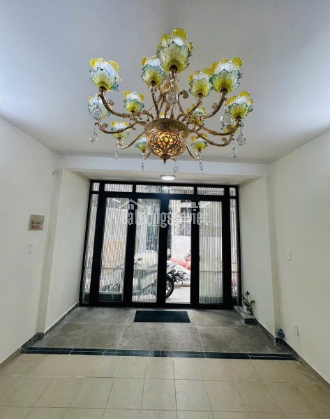 Bán nhà mặt tiền đường Nguyễn Duy Dương, P.3, Q.10. Diện tích 4.6m x 18.3m, giá 52 tỷ. HXH, vị