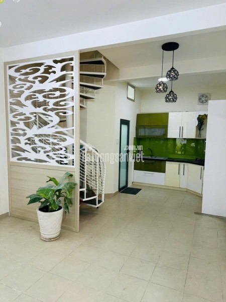Bán nhà mặt tiền đường Nguyễn Duy Dương, P.3, Q.10. Diện tích 4.6m x 18.3m, giá 52 tỷ. HXH, vị