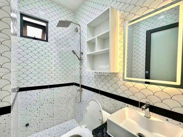 🔥 BÁN NHÀ 3 TẦNG GIÁ TỐT – GIÁP THỦ ĐỨC – 80M² THỔ CƯ 🔥
CƠ HỘI SỞ HỮU NHÀ PHỐ GIÁ MỀM TẠI TRUNG