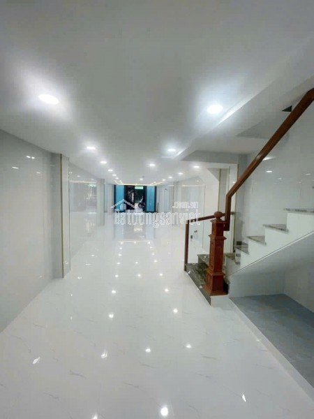 Nhà 3 tầng nở hậu sát mặt tiền Tùng Thiện Vương P12Q8. Giá 6,88 tỷ TL