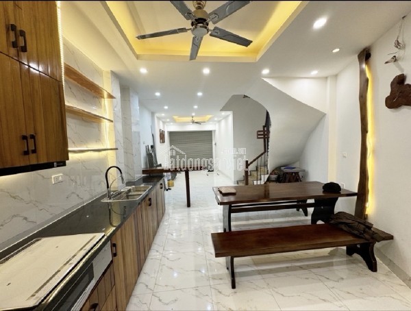 Nhà ĐẠI CHẤT – phố Khương Trung – gần 10 tỷ - Đẹp chết ngất.