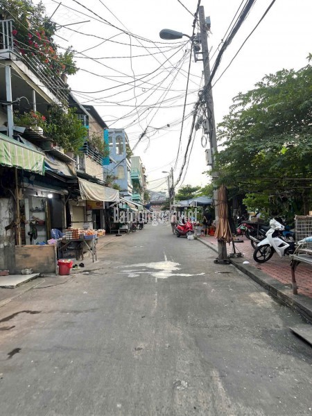 Nhà Mặt Tiền Trần Hưng Đạo 4.5 x 21 4 tầng giá 14,9 tỷ