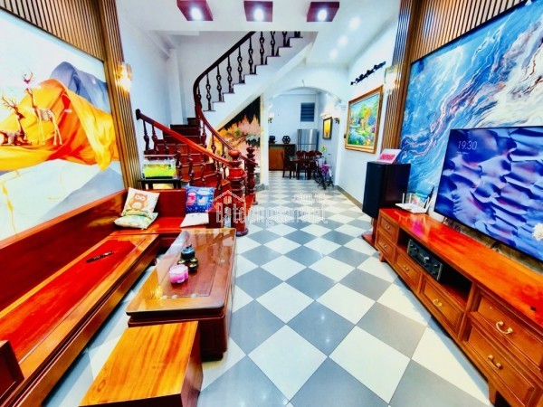 SIÊU PHẨM NHÀ DÂN XÂY - 50M ĐƯỜNG Ô TÔ - TRƯỚC NHÀ XE BA GÁC - HÀNG XÓM BẾN XE MỸ ĐÌNH - SỔ ĐỎ NỞ