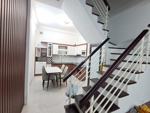 Mặt Ngõ Vip Đê La Thành 25m2 6T 3.6M2 GIÁ CHÀO 7 tỷ Ba Đình
