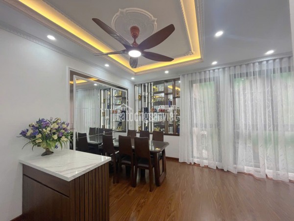 SIÊU PHẨM TÂY HỒ- 5 TẦNG THANG MÁY- TẶNG FULL NỘI THẤT XỊN- Ô TÔ QUA NGÕ CHẠY VÒNG QUANH
