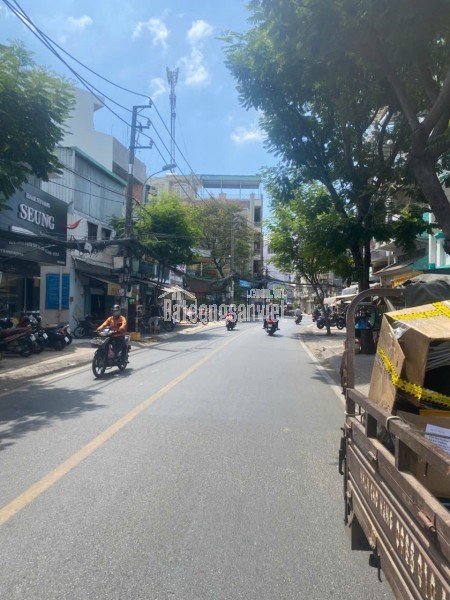 [P3Q8]- CHỈ 6.3 TỶ- HXH ÂU DƯƠNG LÂN- DT: 45M2 ( 4 X 11) NỞ HẬU . SÁT NGAY CẦU CHỮ Y ĐẮC ĐỊA.