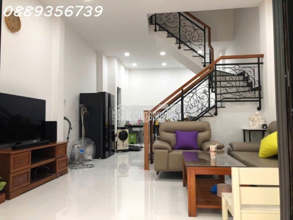 BÁN GẤP NHÀ HẺM XE TĂNG QUAY NÒNG – 2 MẶT TIỀN – NGAY UBND QUẬN 10 – GIÁ CHỈ 16.5 TỶ!