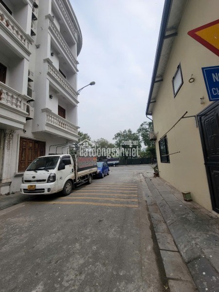 Hiếm - Bán nhà Nguyễn Sơn- Dân Xây - 2 thoáng - Ô tô - 60m2 - 5 tầng -5 ngủ - nhỉnh 8 tỷ