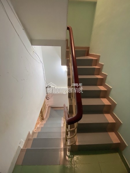 CẦN TIỀN BÁN GẤP NHÀ HXH NGUYỄN THỊ TẦN, P2 Q8, Dt: 50m2( 4 X 12m) 3TẦNG, Chỉ 8.8 Tỷ