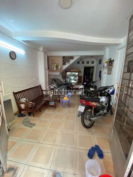 CẦN TIỀN BÁN GẤP NHÀ HXH NGUYỄN THỊ TẦN, P2 Q8, Dt: 50m2( 4 X 12m) 3TẦNG, Chỉ 8.8 Tỷ