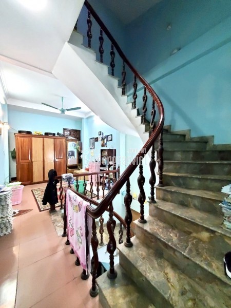 Bán nhà đẹp Ngọc Thuỵ - Lô Góc - 7 chỗ đỗ cửa - 5 tầng - nhỉnh 5 tỷ ( Thương Lượng