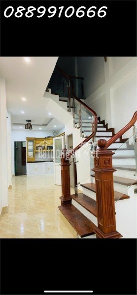 SIÊU PHẨM HIẾM CÓ KINH DOANH, Ô TÔ TRÁNH TẠI QUAN NHÂN - THANH XUÂN.
NHỈNH 11 TỶ XÁCH VALI VỀ Ở