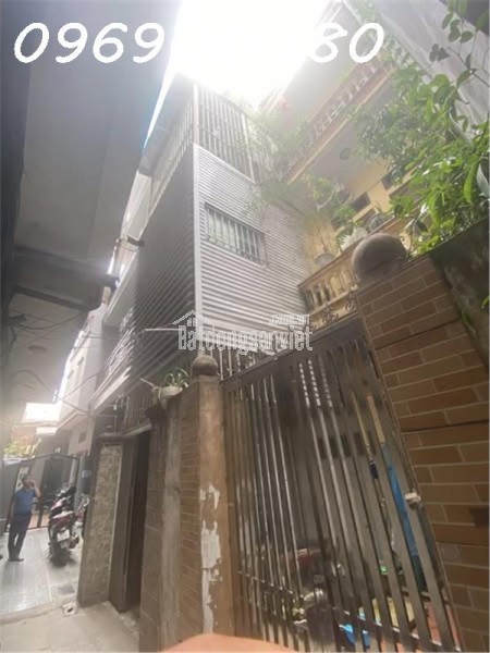 BÁN NHÀ NGUYỄN TRÃI 57 M 4T MT3,2M GIÁ NHỈNH 9 TỶ ! VÀI BƯỚC CHÂN RA ĐƯỜNG NGUYỄN TRÃI . CÒN