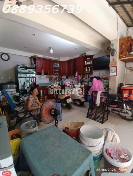 BÁN Nhà Nguyen Dinh Chieu, F4, Q3, HXH, 3 x 10m, 1 Trệt + 4 Lầu, nó hậu, 3 WC, 3 PN, rất đẹp, sạch