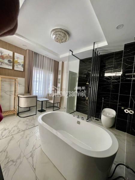 BIỆT THỰ SÂN VƯỜN LÊ ĐỨC THỌ - GARA XE HƠI - KHU PHÂN LÔ ĐỒNG BỘ - CÔNG VIÊN TRƯỚC NHÀ