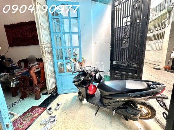 Nhà sát mặt tiền Phạm Văn Bạch, Phường 15, Tân Bình, 62m2, (4.2 x15m), chỉ 5.5 đồng