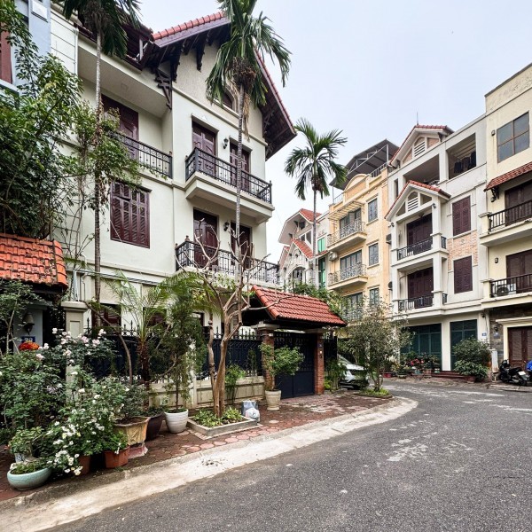 LUXURY APARTMENT Bán tòa 8 tầng * 120m², phố Đào Tấn - Linh Lang, cho thuê 2,5 tỷ/năm, giá 37 tỷ