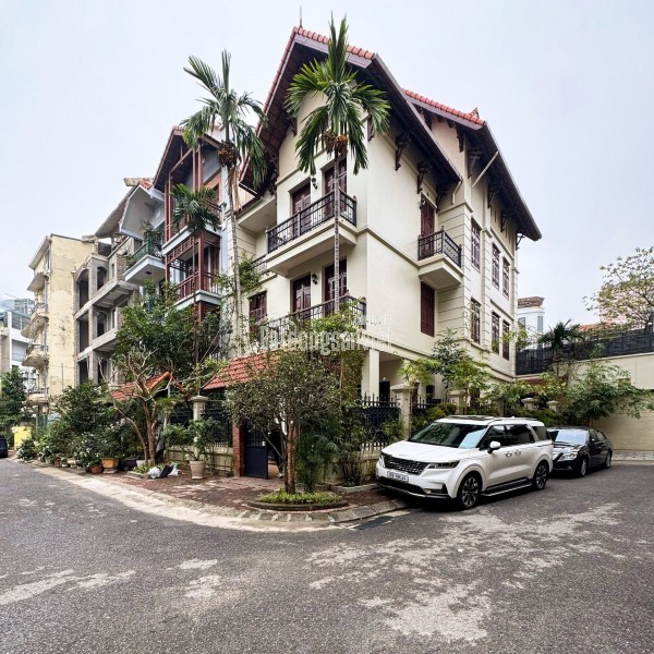 LUXURY APARTMENT Bán tòa 8 tầng * 120m², phố Đào Tấn - Linh Lang, cho thuê 2,5 tỷ/năm, giá 37 tỷ