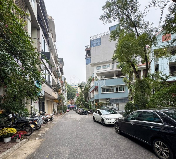 LUXURY APARTMENT Bán tòa 8 tầng * 120m², phố Đào Tấn - Linh Lang, cho thuê 2,5 tỷ/năm, giá 37 tỷ
