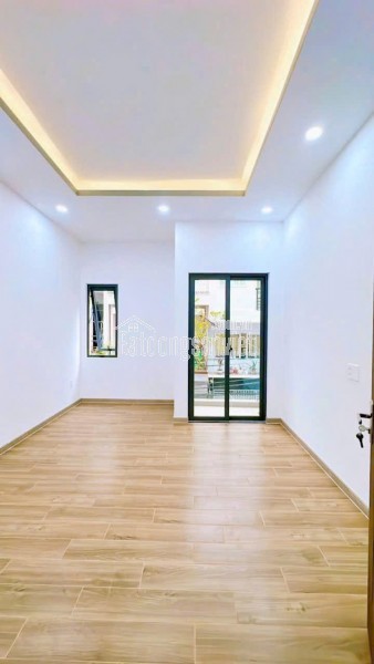 Mặt tiền đường số rộng 6m KHÁNH HỘI , xe hơi đỗ cửa
CÓ 7 TỶ x