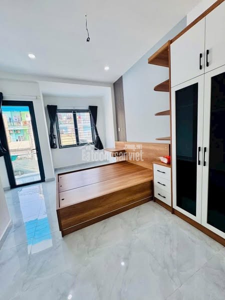 Gần chợ Vườn Lài ngã tư ga hẻm ô tô nhà ngon vào ở ngay nhìn là thích