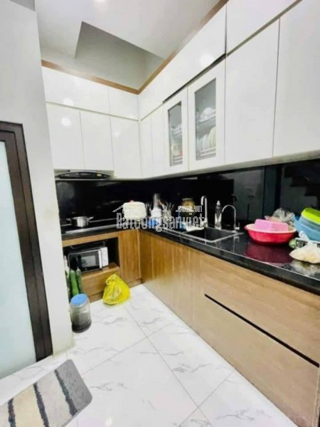 BÁN NHÀ CẦU GIẤY - NHÀ ĐẸP - KINH DOANH - DÂN TRÍ CAO - Ô TÔ ĐỖ TRƯỚC CỬA