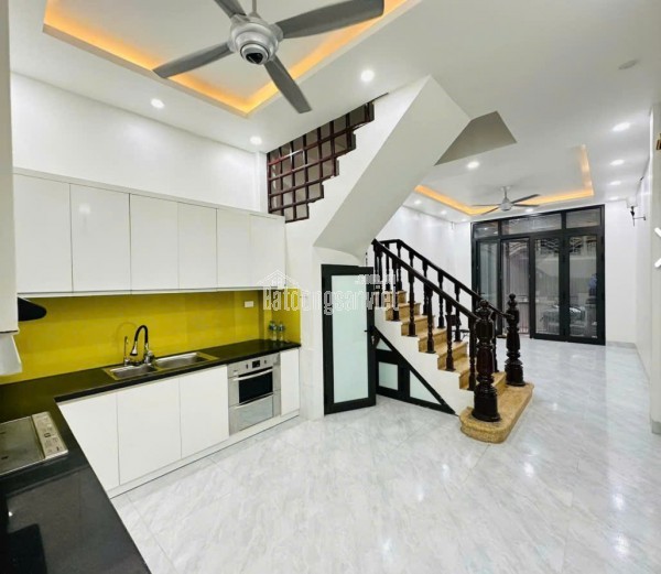 Hàng Kịch độc phố HOÀNG VĂN THÁI - 45m2- 5 tầng - THANG MÁY -chỉ 8,5 tỷ