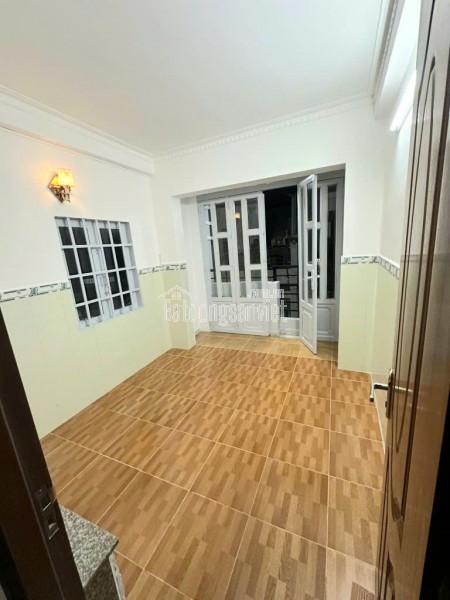 Sát mặt tiền đường Ngang 3.2 x 5 - 3 tấm có 2 tỷ
