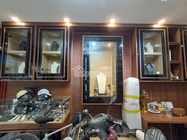BÁN NHÀ MẶT PHỐ LẠC LONG QUÂN, TÂY HỒ. 30M2 5T MT 4M GIÁ 18 TỶ- 0978834597. SIÊU PHẨM MẶT PHỐ TÂY