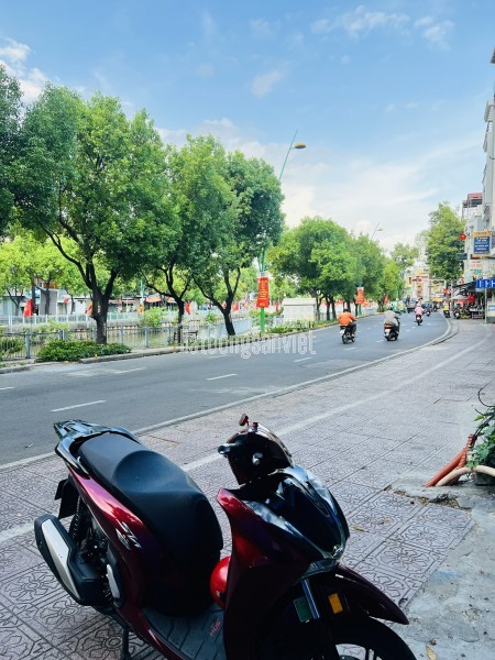 BÁN NHÀ 2 MẶT TIỀN TRƯỚC SAU 1333 Hoàng Sa, VỊ TRÍ ĐẮC ĐỊA GẦN PHẠM VĂN HAI, TÂN BÌNH