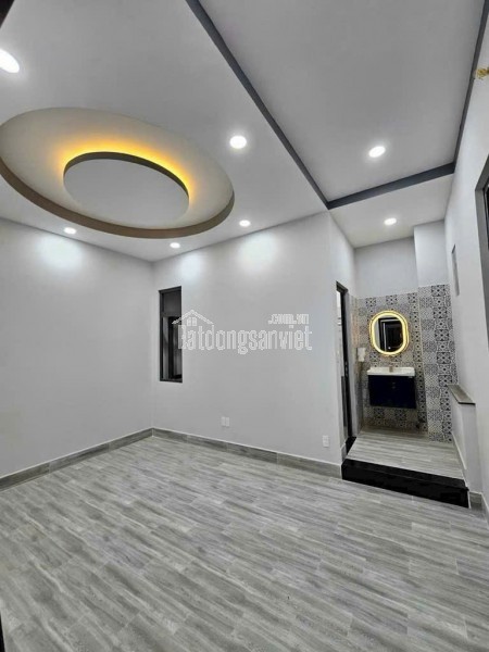 SÁT MẶT TIỀN TRUNG TÂM Q4
DIỆN TÍCH SD 45 M2
CÓ 2 TỶ