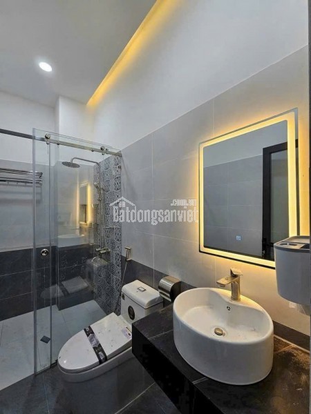 SÁT MẶT TIỀN TRUNG TÂM Q4
DIỆN TÍCH SD 45 M2
CÓ 2 TỶ