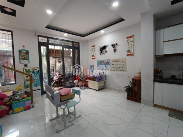 Bán nhà lô góc hẻm thông, Giáp Quận 1, Xô Viết Nghệ Tĩnh, Chỉ nhỉnh 3 tỷ