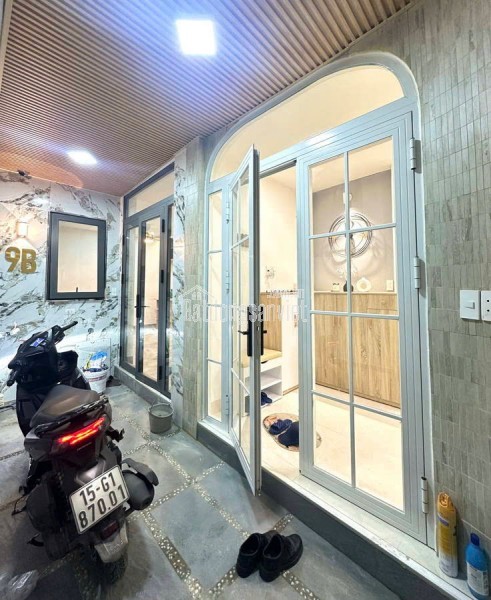 BÁN NHÀ PHẠM NGỌC THẠCH, ĐỐNG ĐA. 40M2 6 TẦNG GIÁ 11 TỶ- MẶT NGÕ TO NHƯ PHỐ CÓ VỈA HÈ - 2 THOÁNG -