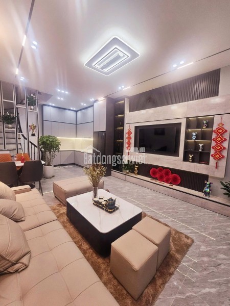 Bán căn nhà Nguyễn Đức Cảnh , Hoàng Mai , 42m2 4T giá bán 8,1 Tỷ