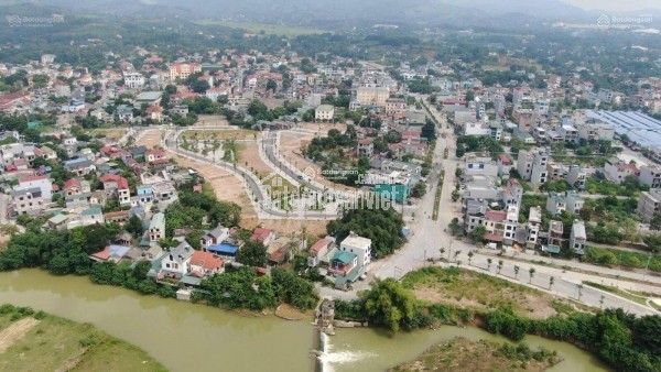 Bán căn liền kề xây sẵn 4 tầng đường T9 KĐT Tây Bắc - Sapa. Giá chỉ 5,8 tỷ cả nhà và đất