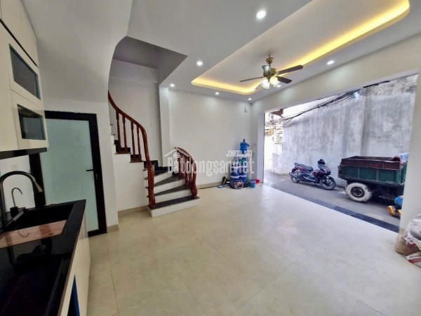 BÁN NHÀ MỚI ĐẸP - LÔ GÓC 2 THOÁNG - XE 4 CHỖ ĐỖ CỬA