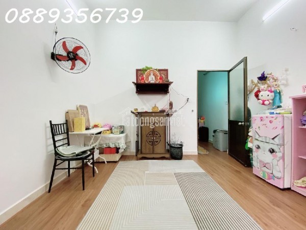 DIỆN TÍCH KHỦNG - HẺM XE HƠI - SÁT BẾN XE QUẬN 8 - TIỆN Ở - CHO THUÊ GIỮ TIỀN giá 2.2tỷ , ấp 1 ,
