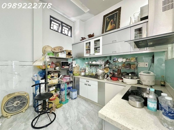 KHÁCH SẠN MẶT TIỀN P14 - 5 TẦNG THANG MÁY - 115M2 (4.1*28) - 22 PHÒNG ĐANG CHO THUÊ KHOÁN