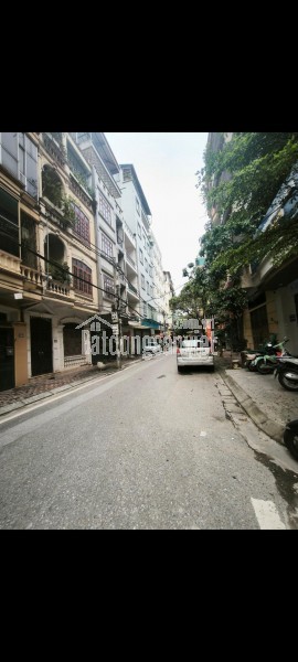 PHÂN LÔ VIP, Ô TÔ TRÁNH Ô BÀN CỜ - KINH DOANH - KHU VỰC DÂN TRÍ CAO - NHÀ ĐẸP DÂN XÂY, VIA HÈ RỘNG